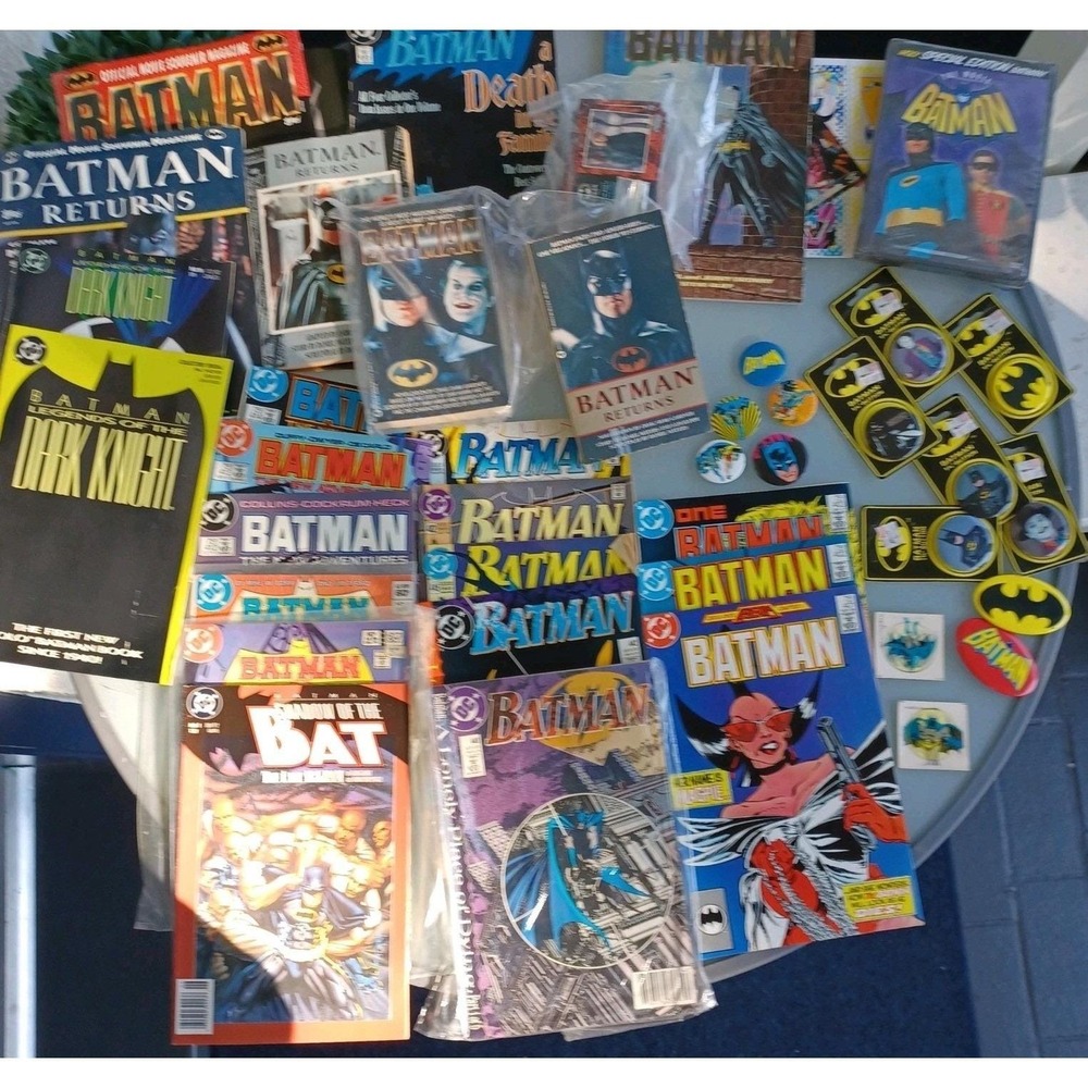 Batman Comics Lot DC Universe Batman Legends Dark Knight Shadow Bat Vintage‎